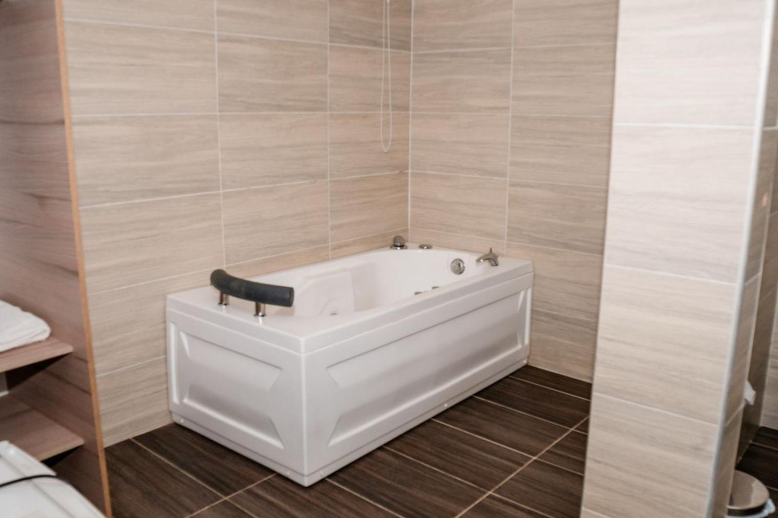 בוקארמנגה Blh Business Loft Hotel מראה חיצוני תמונה